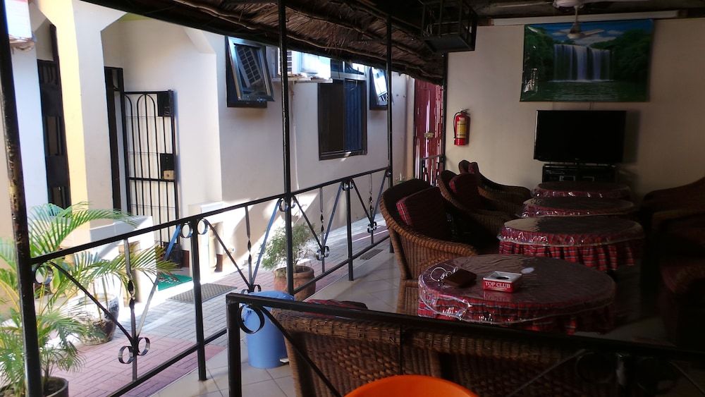 undefined Bush Route Hotel 4