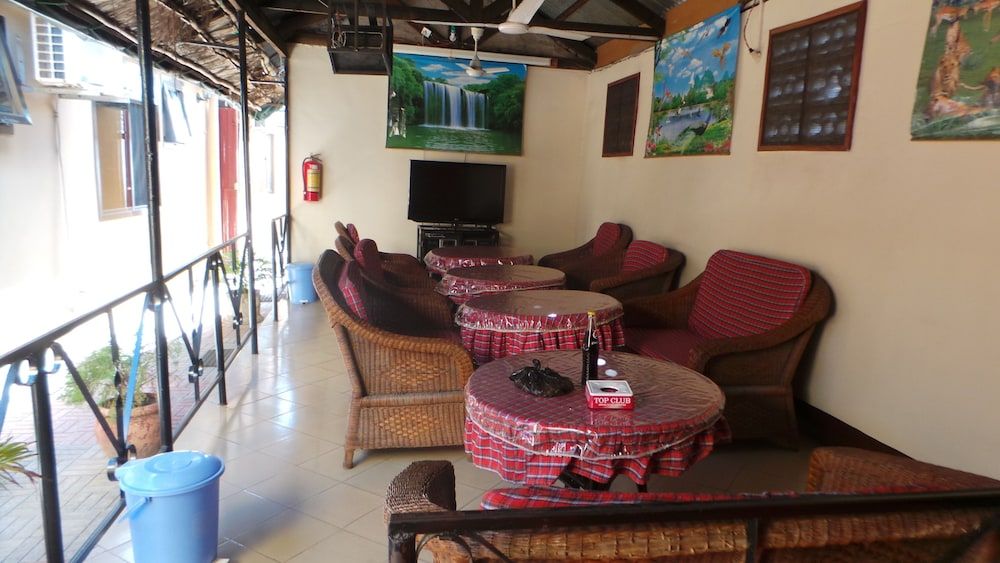 undefined Bush Route Hotel 3