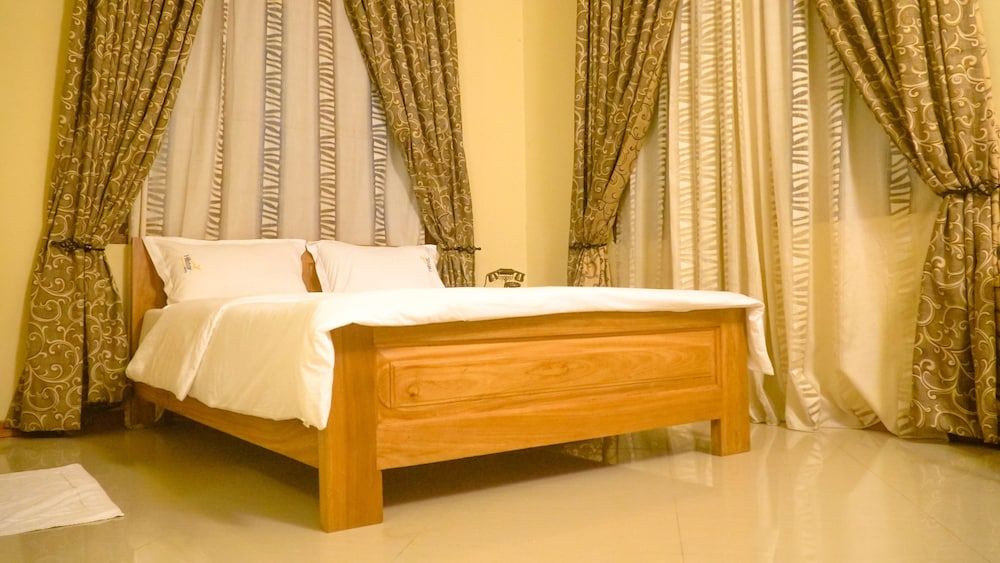 undefined Hillstarh Hotel 2