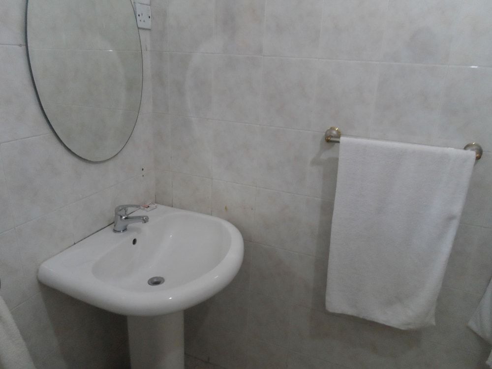 Basic Room, Shared Bathroom
