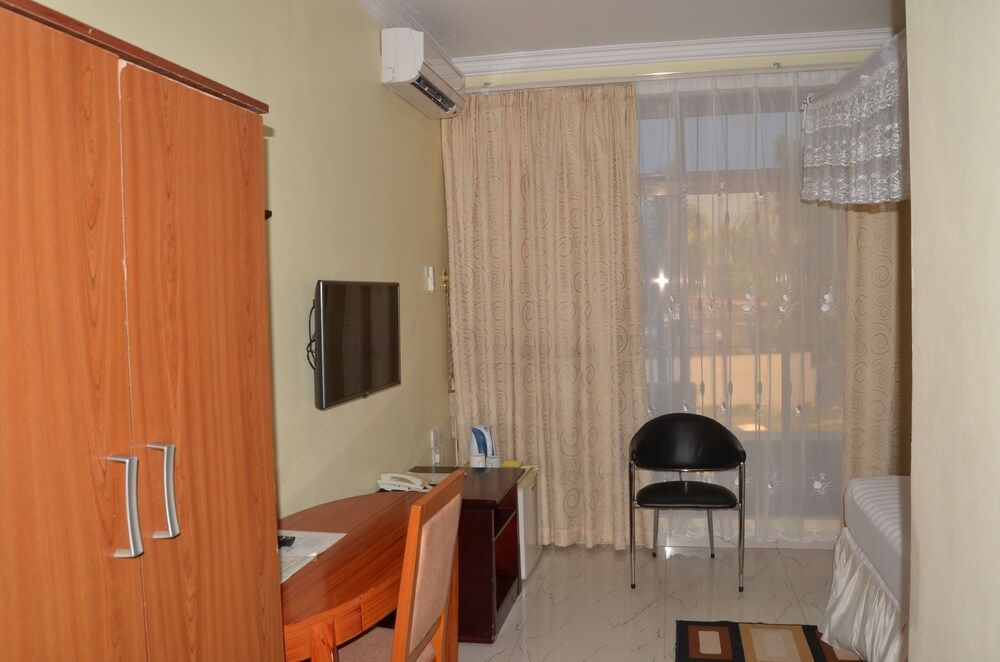 Double View Hotel Deluxe Double Room 2