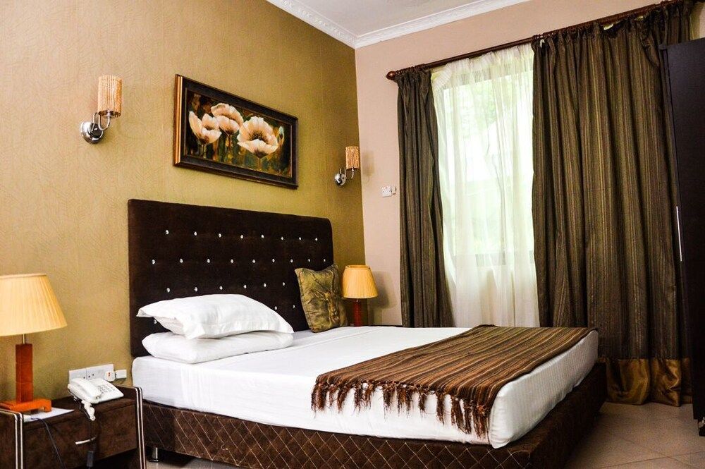 Optima Royale Deluxe Double Room 4