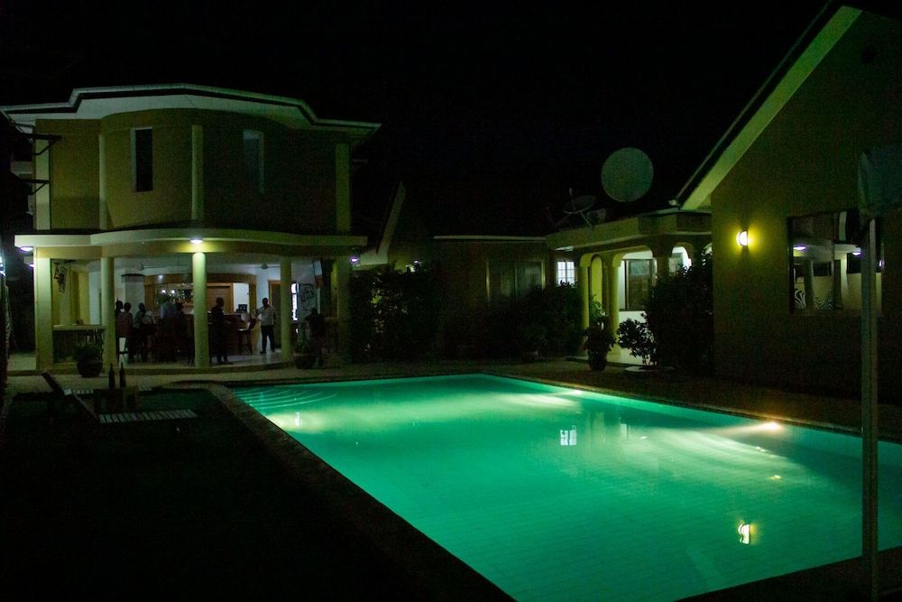 undefined Optima Royale