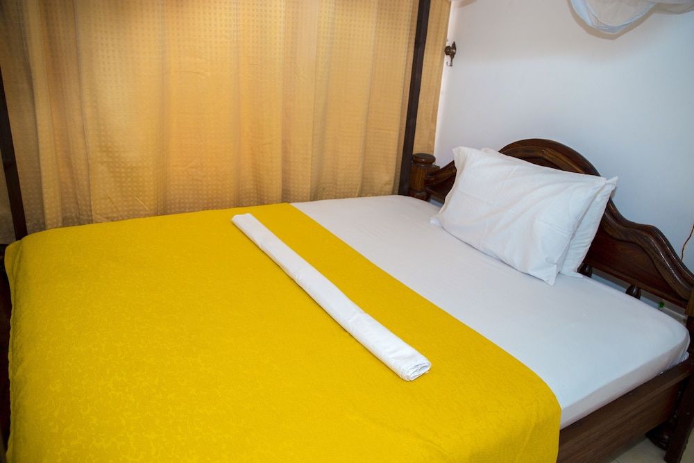 Mikocheni Condo Hotel Deluxe Double Room 4