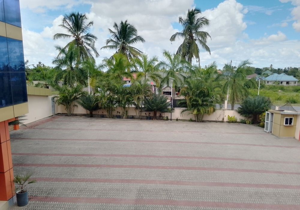 undefined Nemarts Hotel 7