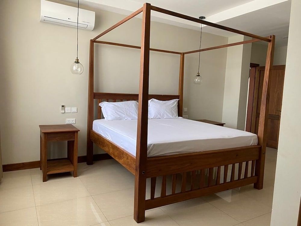 undefined Lamada Apartments