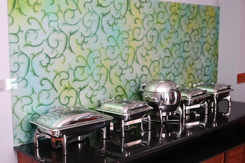 undefined Meridian C.A 8