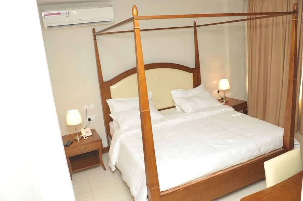 undefined Ngalawa Place