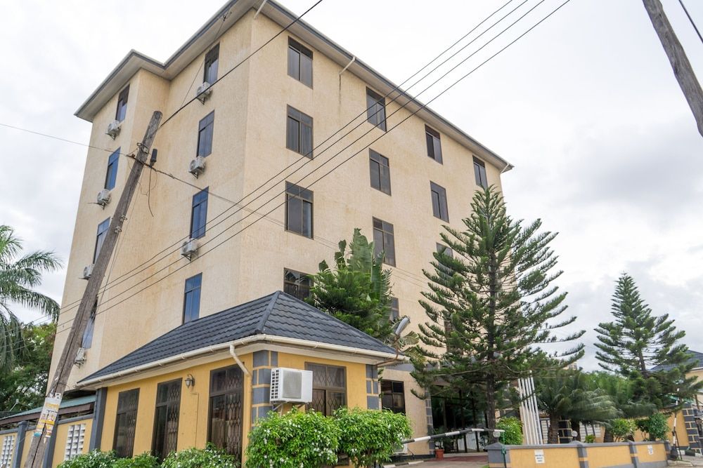 undefined The Grand Villa Hotel 9