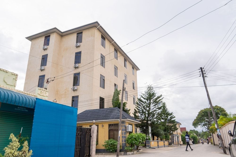 undefined The Grand Villa Hotel 8