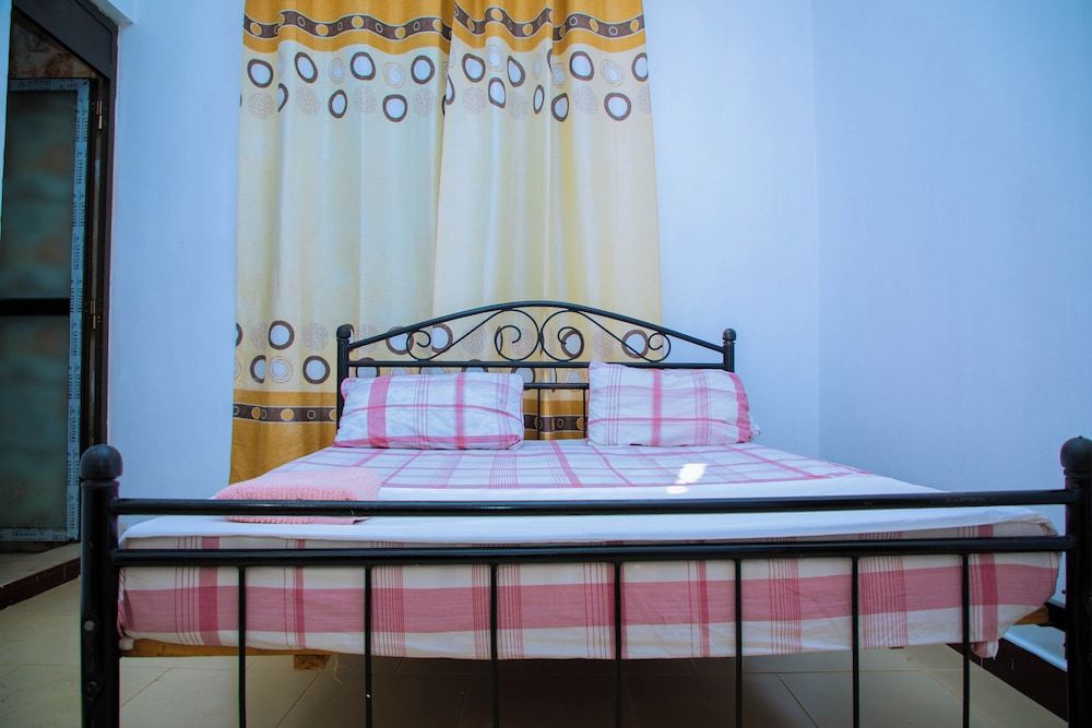 undefined Dar es Salaam-sleeps8-parking-garden-pet Friendly