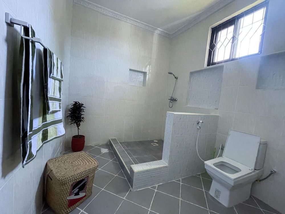 undefined Immaculate 3-bed Apartment in Dar es Salaam 9