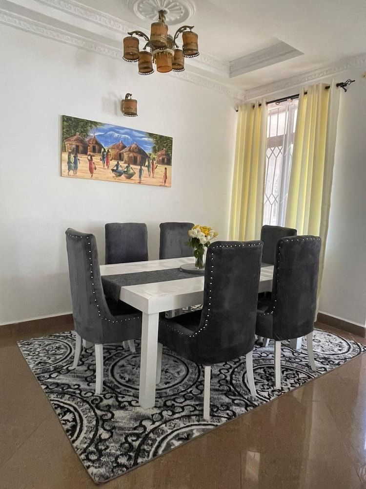 undefined Immaculate 3-bed Apartment in Dar es Salaam 10