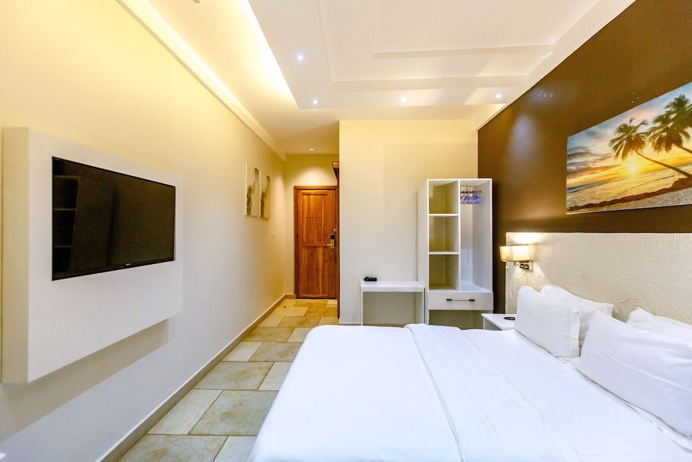 undefined Yayo Masaki 10