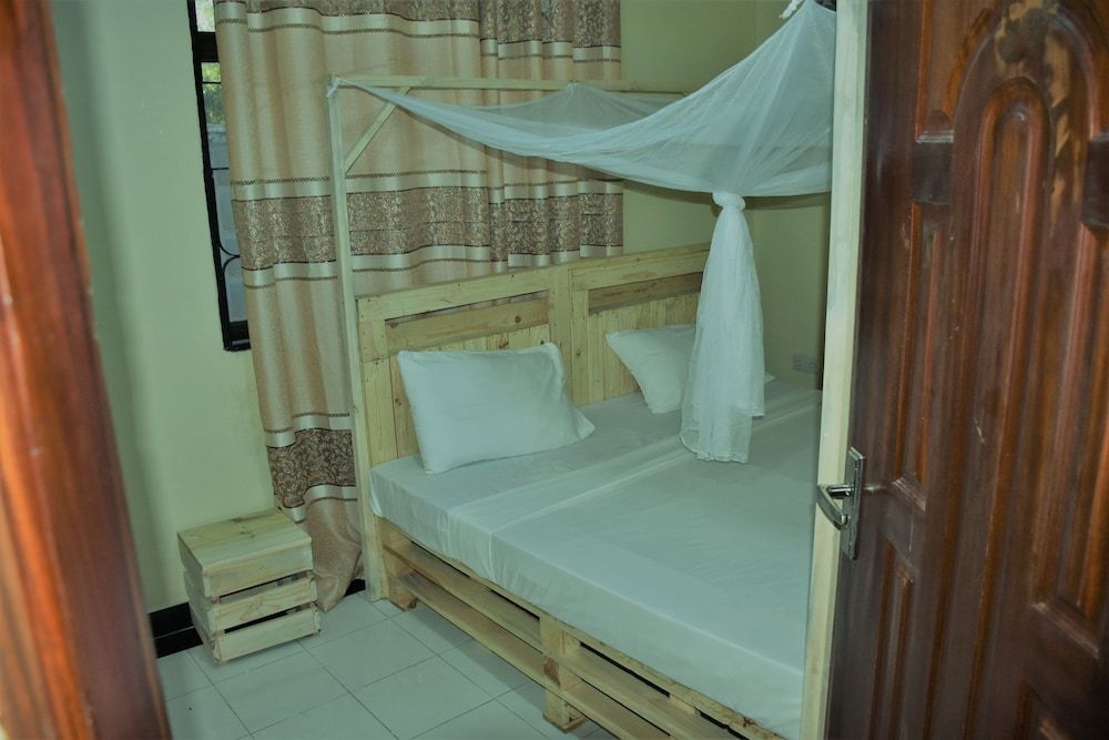 undefined Afri House 6