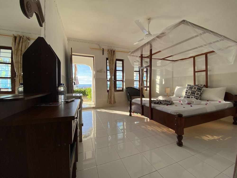 Zenobia Beach Resort Standard Room 9