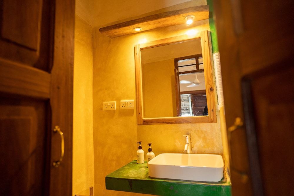Standard Double Room, Partial Ocean View