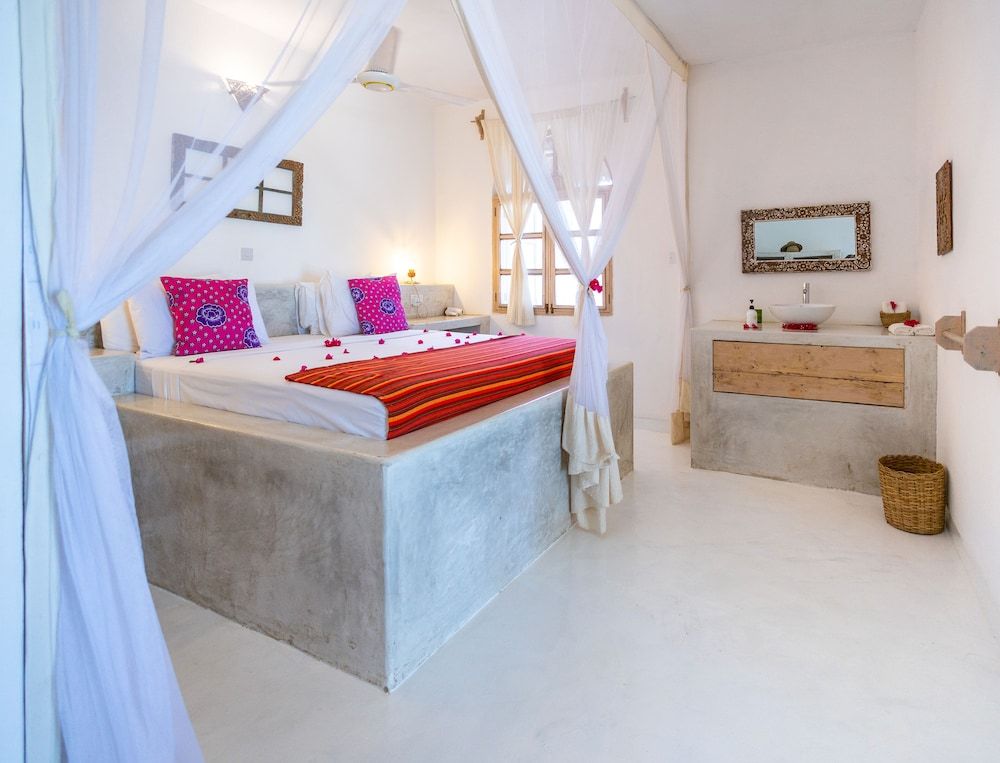 Sharazad Oasis Retreat Deluxe Double Room, Beach View