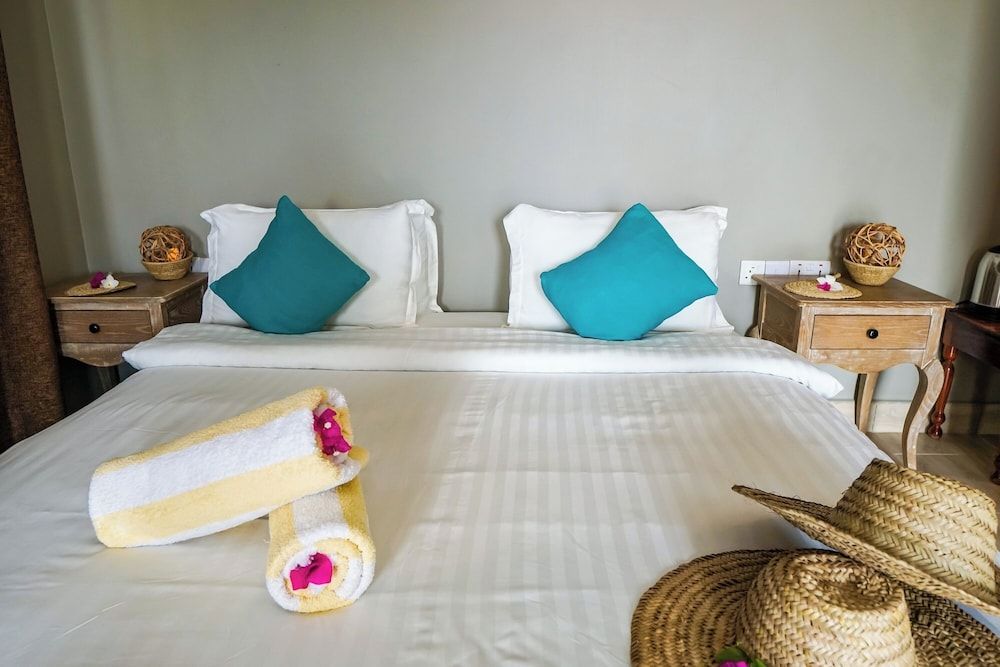 Aquamarina Hotel Deluxe Double Room 4