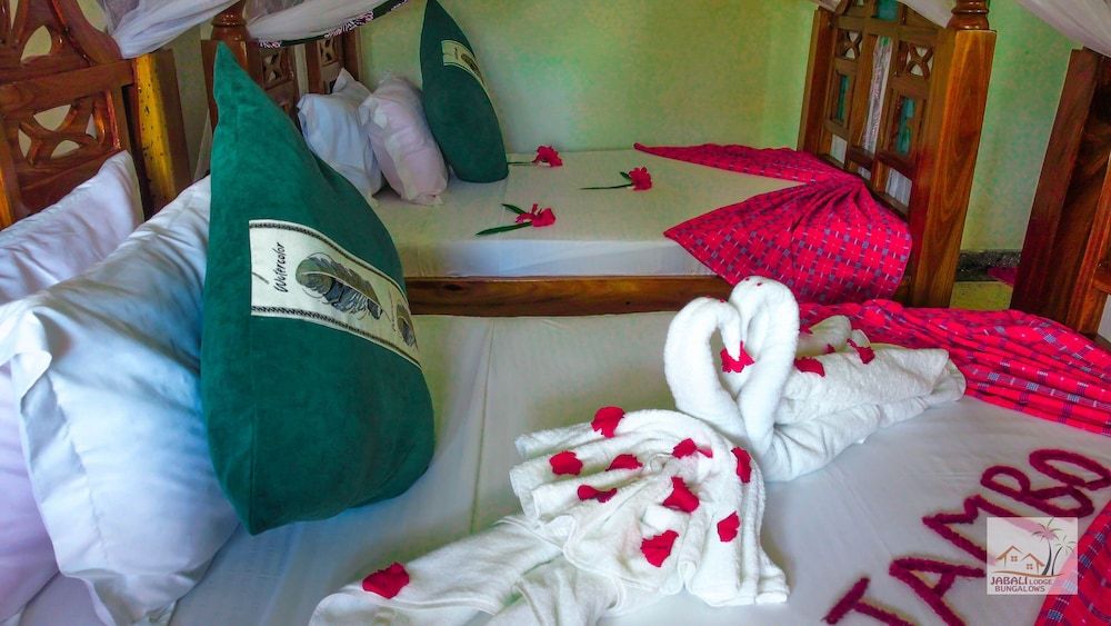 Jabali Bungalows Lodge Standard Twin Room, 2 Twin Beds, Balcony, Pool View 2