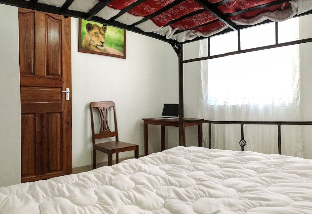 Mama Wilsen House Standard Double Room, 1 Bedroom, Shared Bathroom, Ground Floor 3