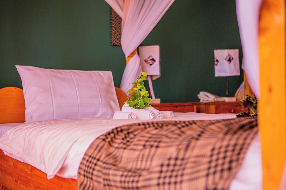 Ilboru Safari Lodge Deluxe Single Room, Garden View 1 Double bed 10