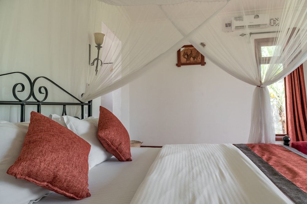 Moyoni Airport Lodge Double Room, 1 Double Bed 2