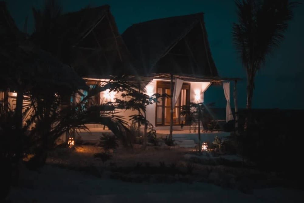 undefined Kusini Beach Bungalows 5