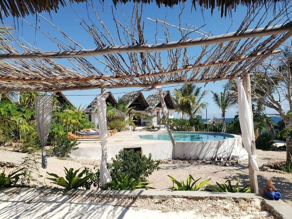 undefined Kusini Beach Bungalows 4