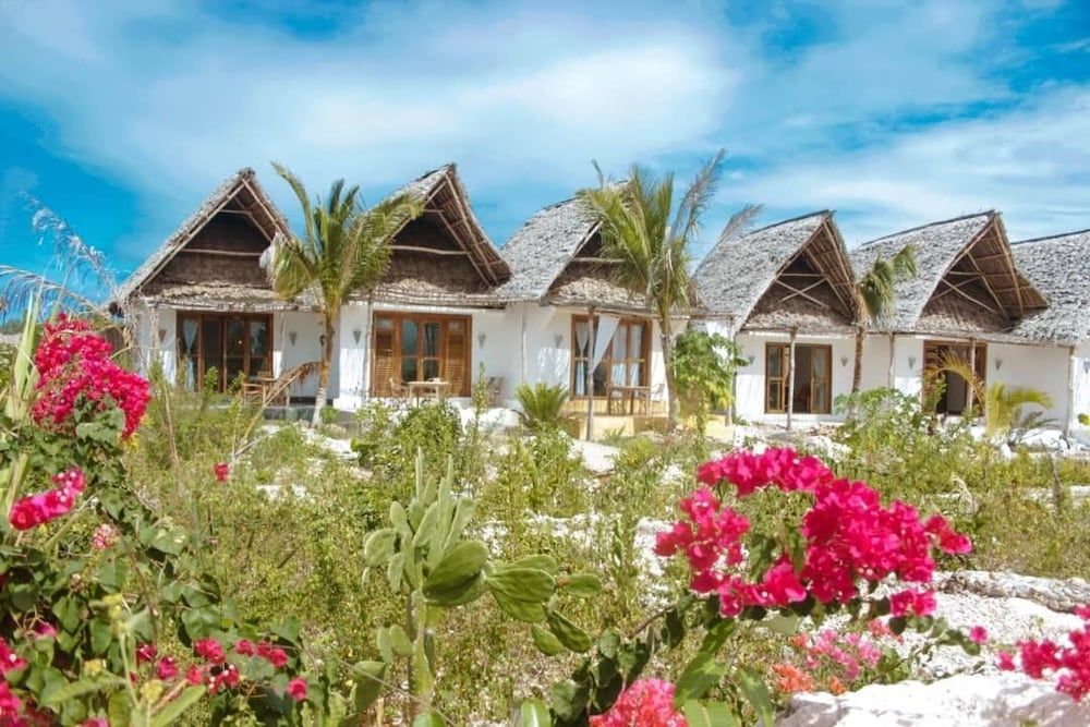 undefined Kusini Beach Bungalows 6