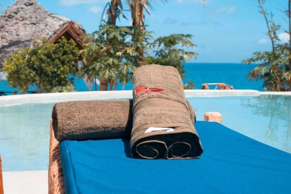 undefined Kusini Beach Bungalows 3