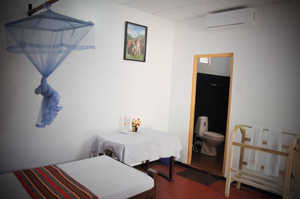 Pawansa Homestay Standard Double Room, Multiple Beds, Non Smoking 3