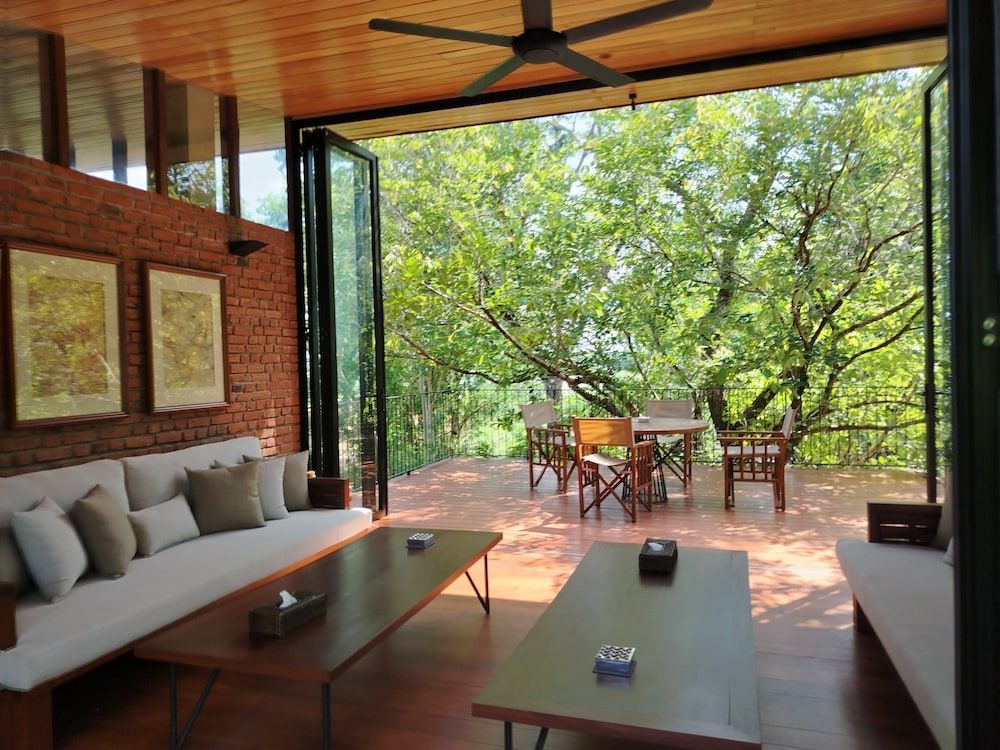 Taru Villas - Maia - Habarana Deluxe Room 6