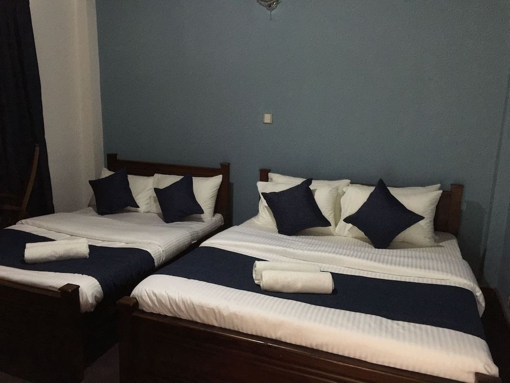 Goodwill Lanka Cottage - Hostel Deluxe Family Room with Private Bathroom 5