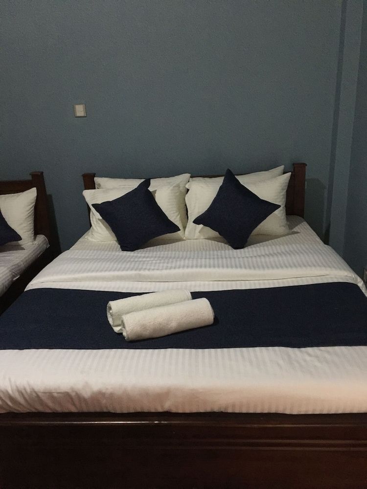 Goodwill Lanka Cottage - Hostel Deluxe Family Room with Private Bathroom