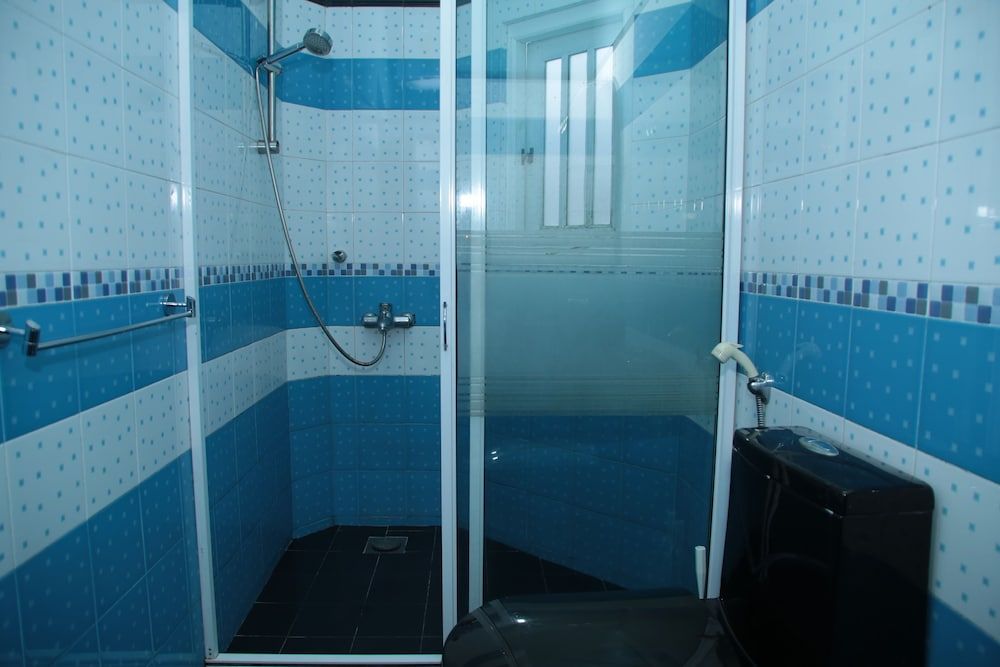 Goodwill Lanka Cottage - Hostel Deluxe Family Room with Private Bathroom 4