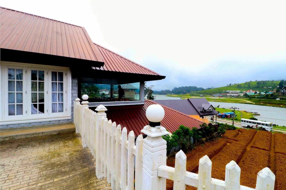 undefined Yoho Villa Lake View