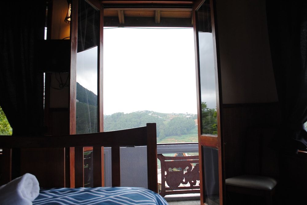 Misty Mountain Villas Budget Double Room with Forest View 4