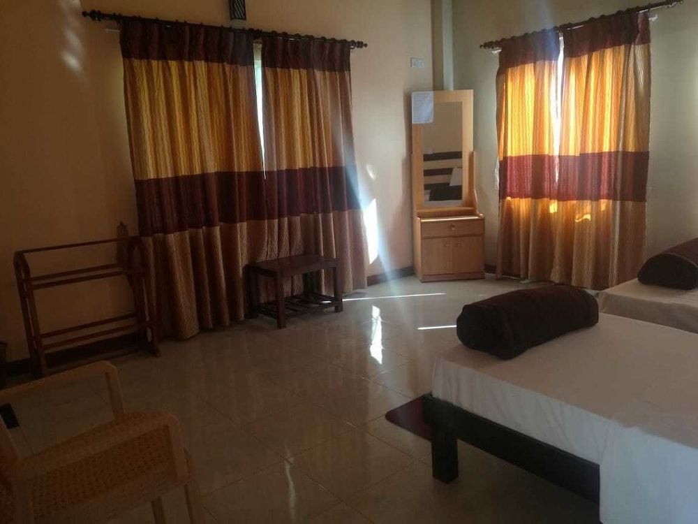 undefined Jayasinghe Cottages & Food Court