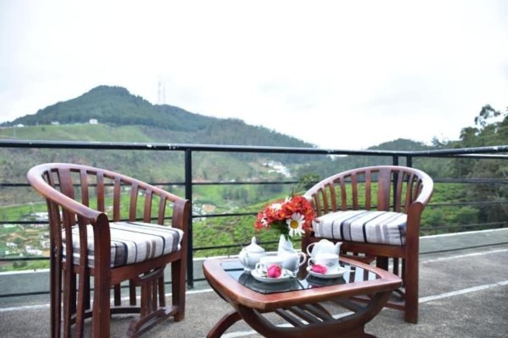 The Mountview Hotel Deluxe Room, 1 Queen Bed, Mountain View 2