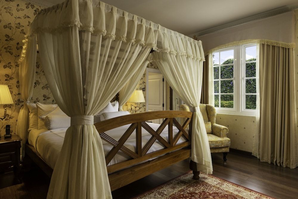 undefined The Westbury Palace 3