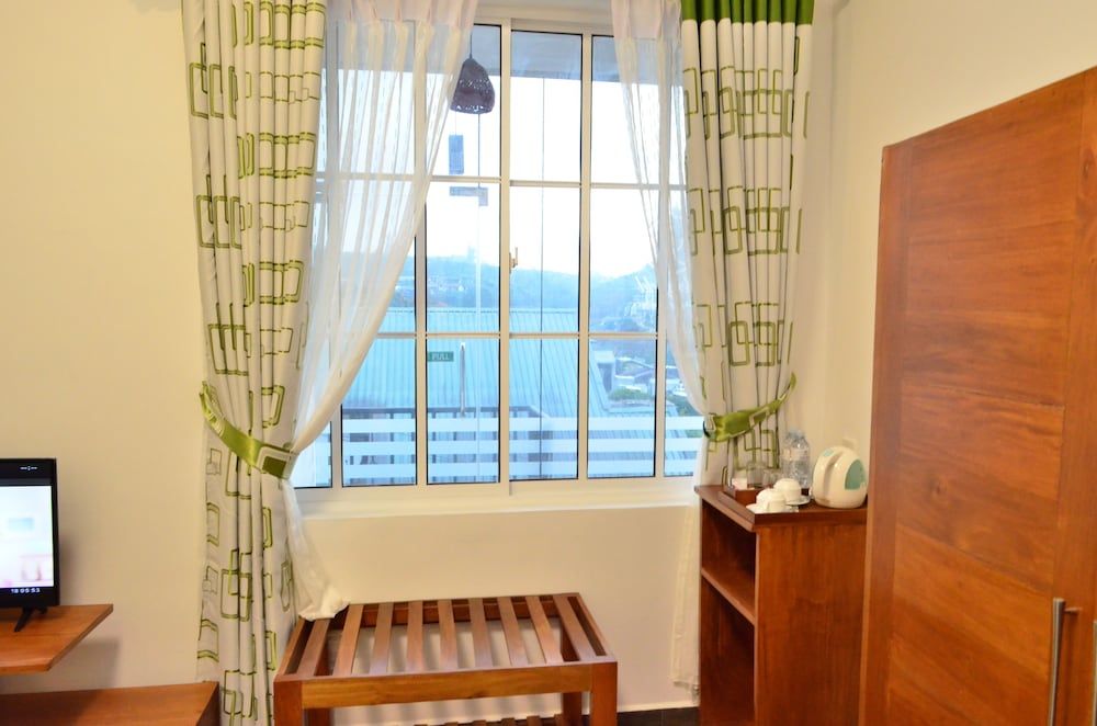 Yensfield Blackpool Deluxe Double Room 8