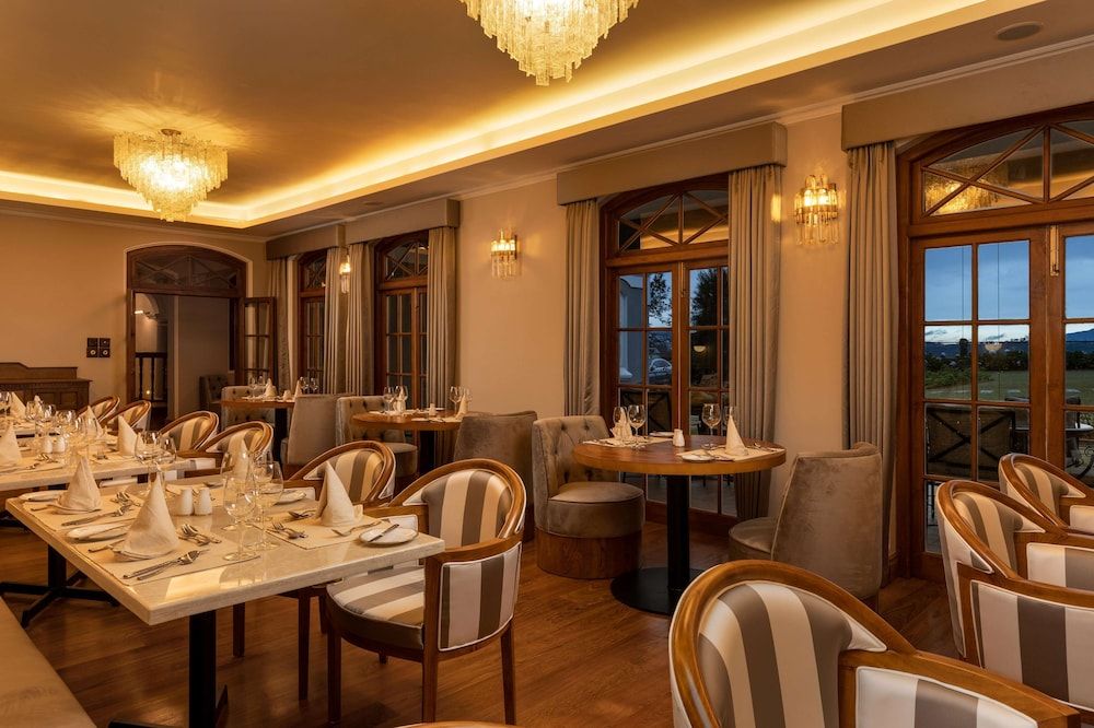 undefined The Bellwood Manor 10