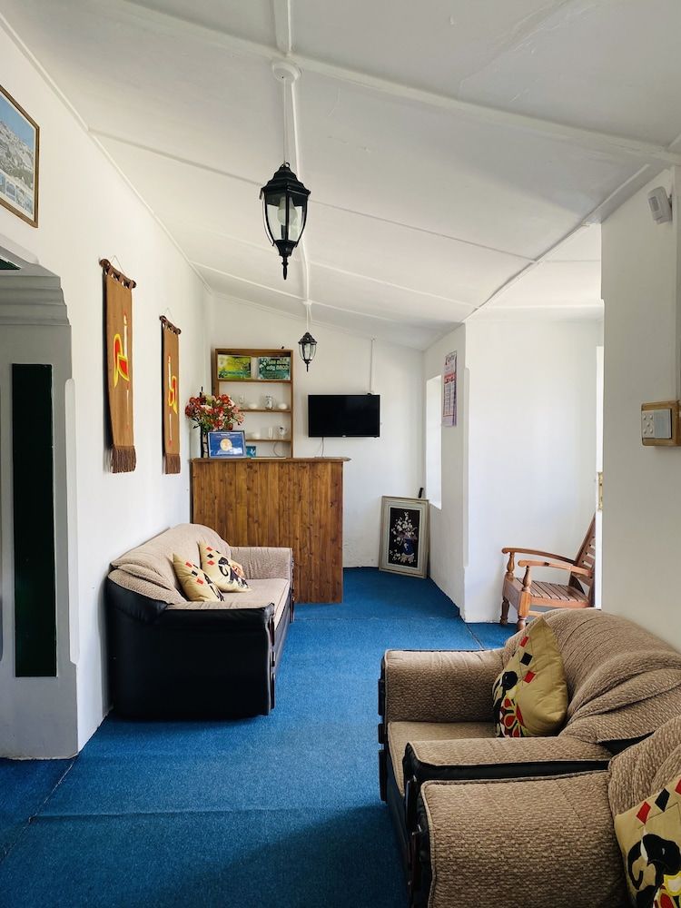 undefined Zion White House 10