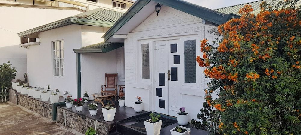 undefined Zion White House 6