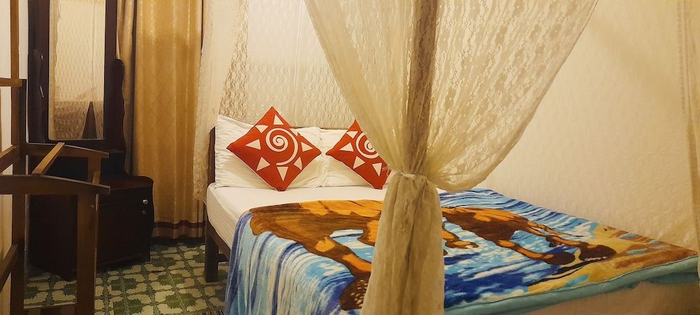 Zion White House Deluxe Single Room 2