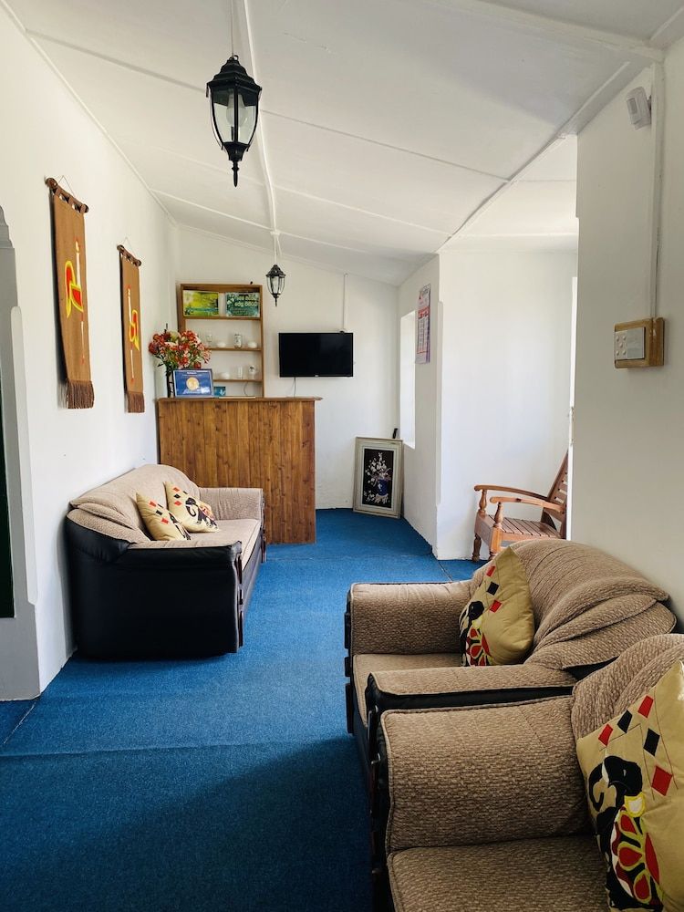 undefined Zion White House 9