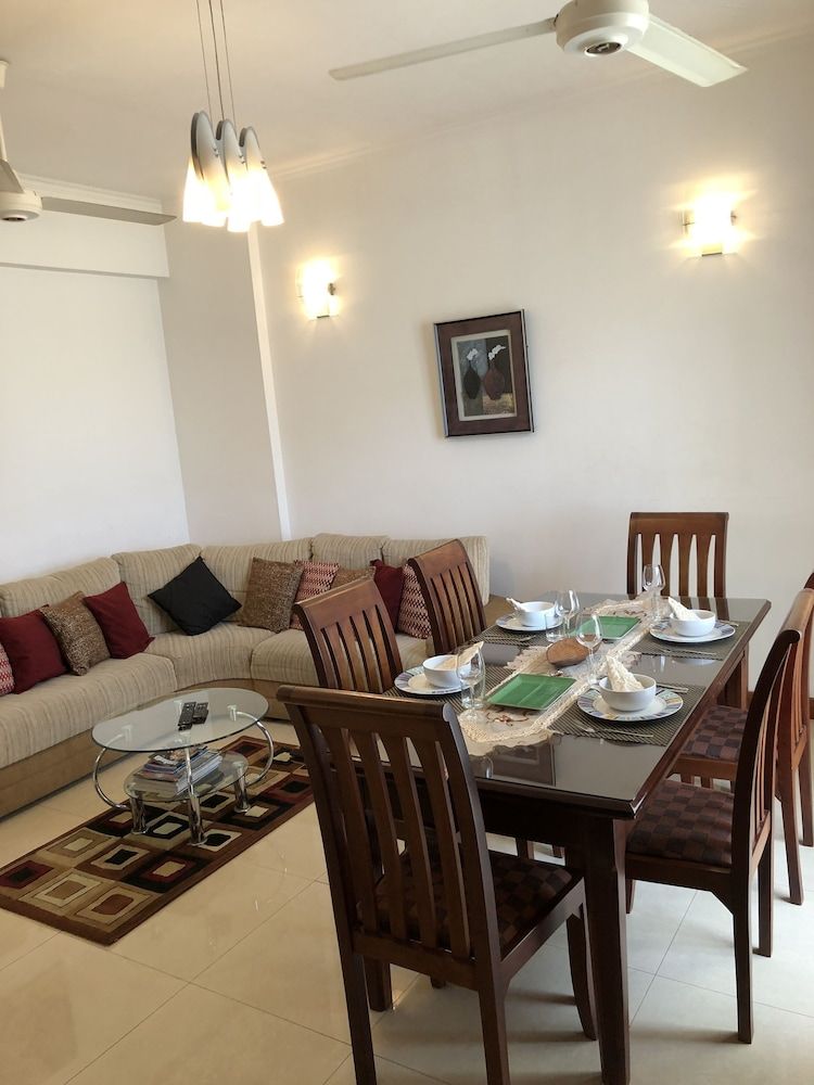 undefined Hedges Court Residencies Town Hall-2 Room 3 Bed Apartment 8