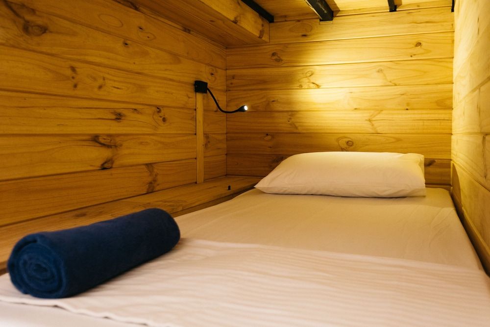 undefined Island Hostels Colombo 3