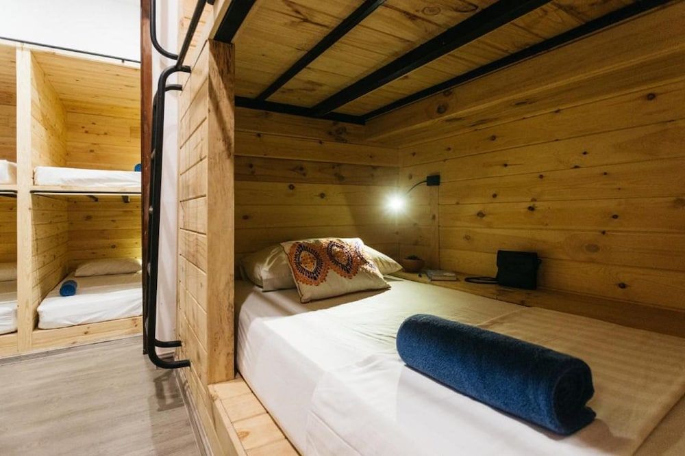 undefined Island Hostels Colombo 9